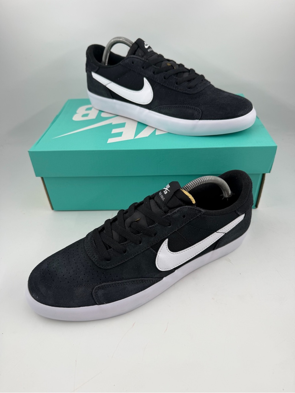 👞 NIB! Nike Men’s SB Heritage Vulc -SZ 10- Black White Running Shoes Sneakers